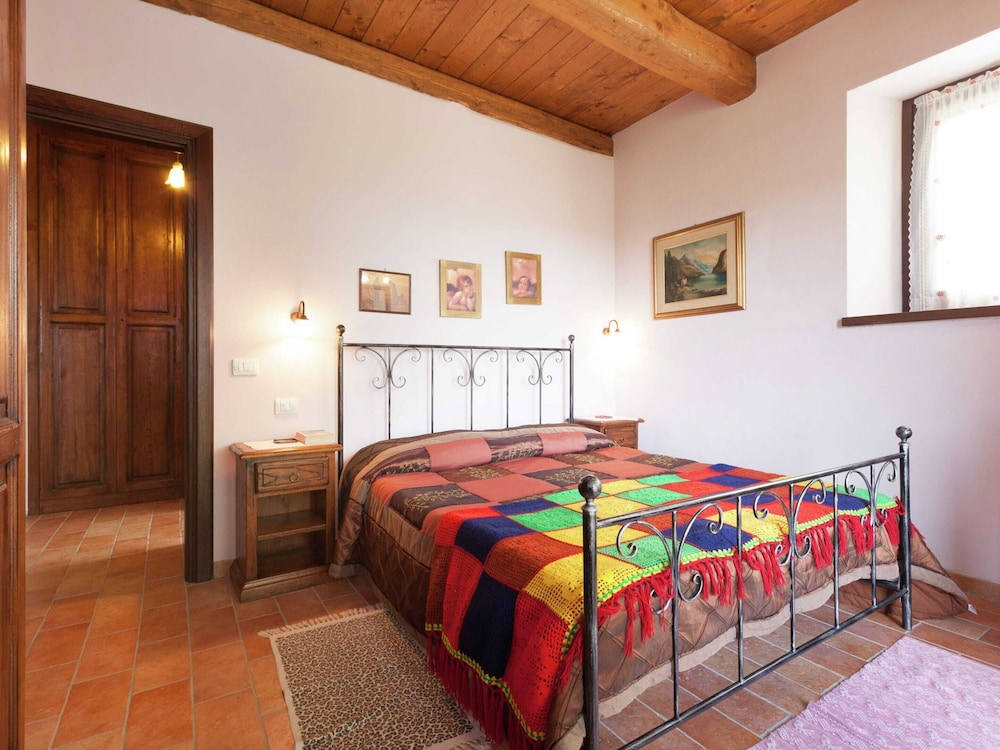 Cottage in Marche Near Ski Slopes view 2