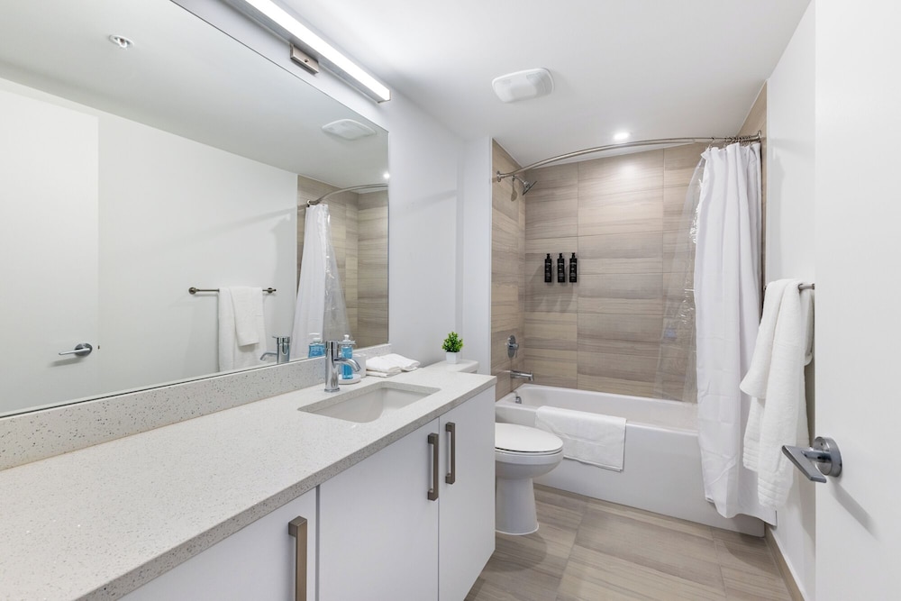 Landing Apartments - Pompano Beach