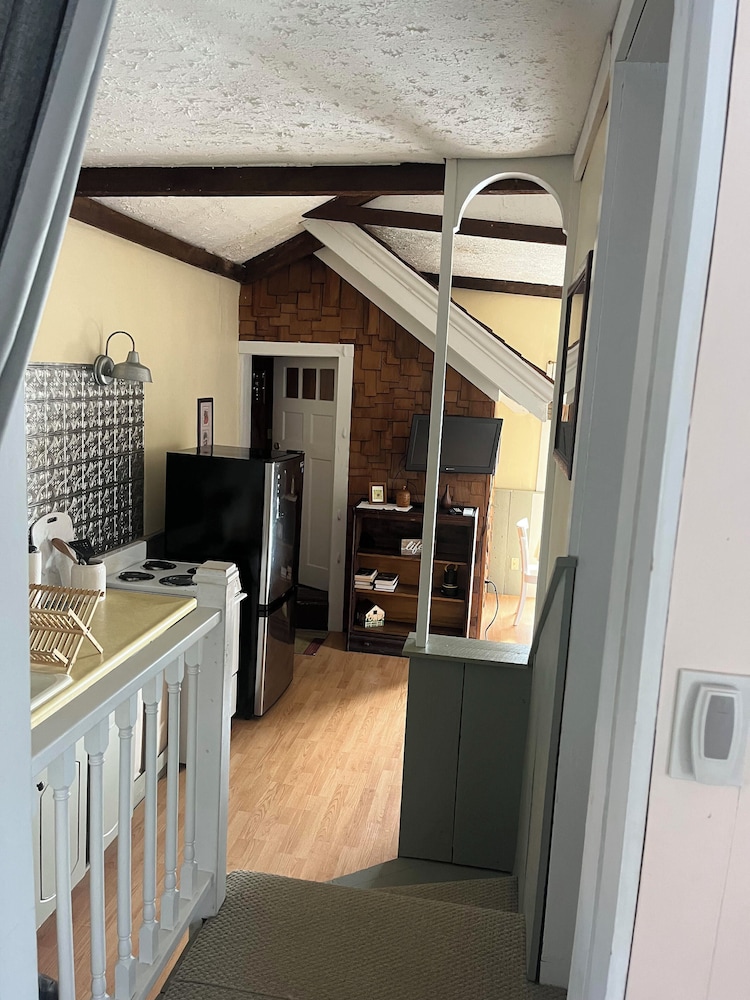 Pressey House Lakeside Bed & Breakfast