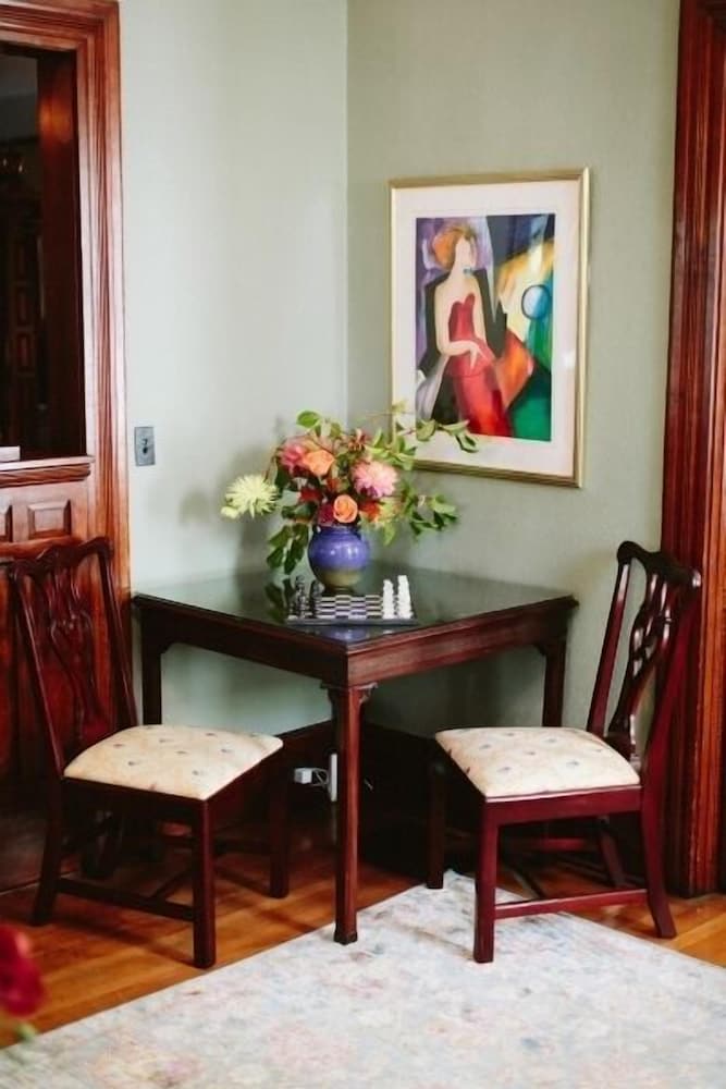 Chestnut Street Inn B&B