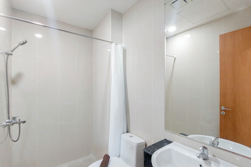 Elegant 2BR Apartment at The Reiz Condominium Medan
