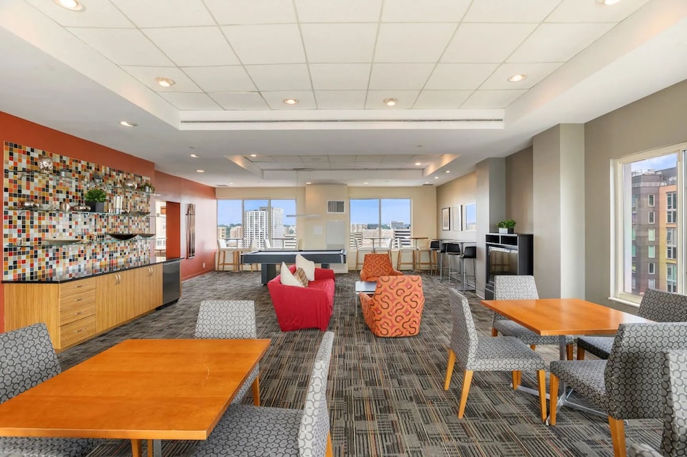Modern 2BR Stay Near DC Arlington VA