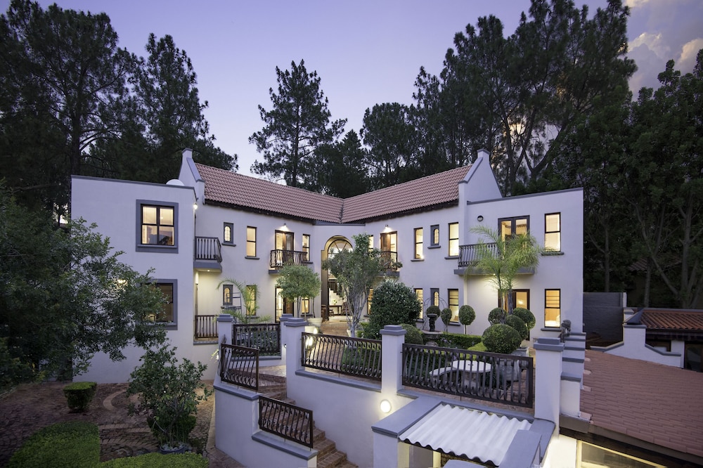 Bohemian Guesthouse & Bohemian Wellness & Spa