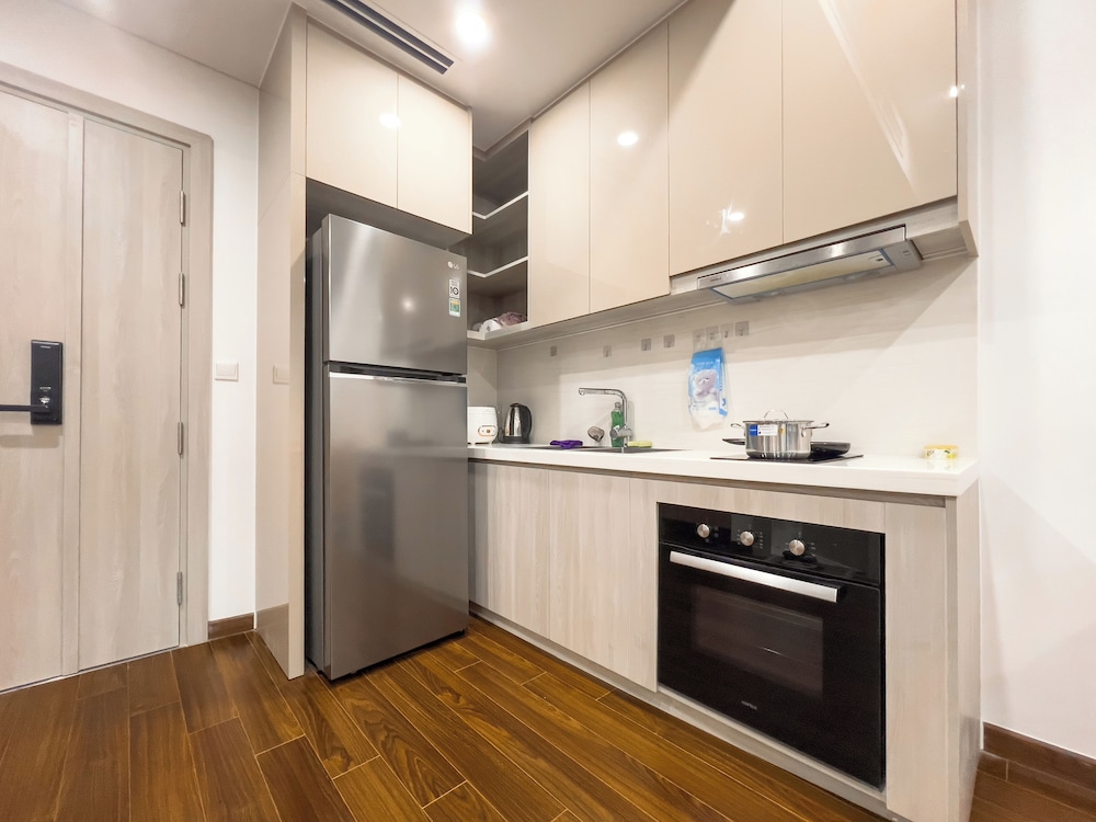 Luxhousing Masteri West Heights