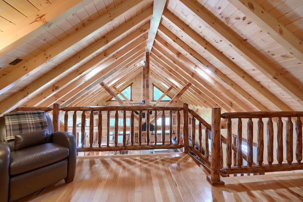 Seven Pines Cabin - Secluded in Hocking Hills