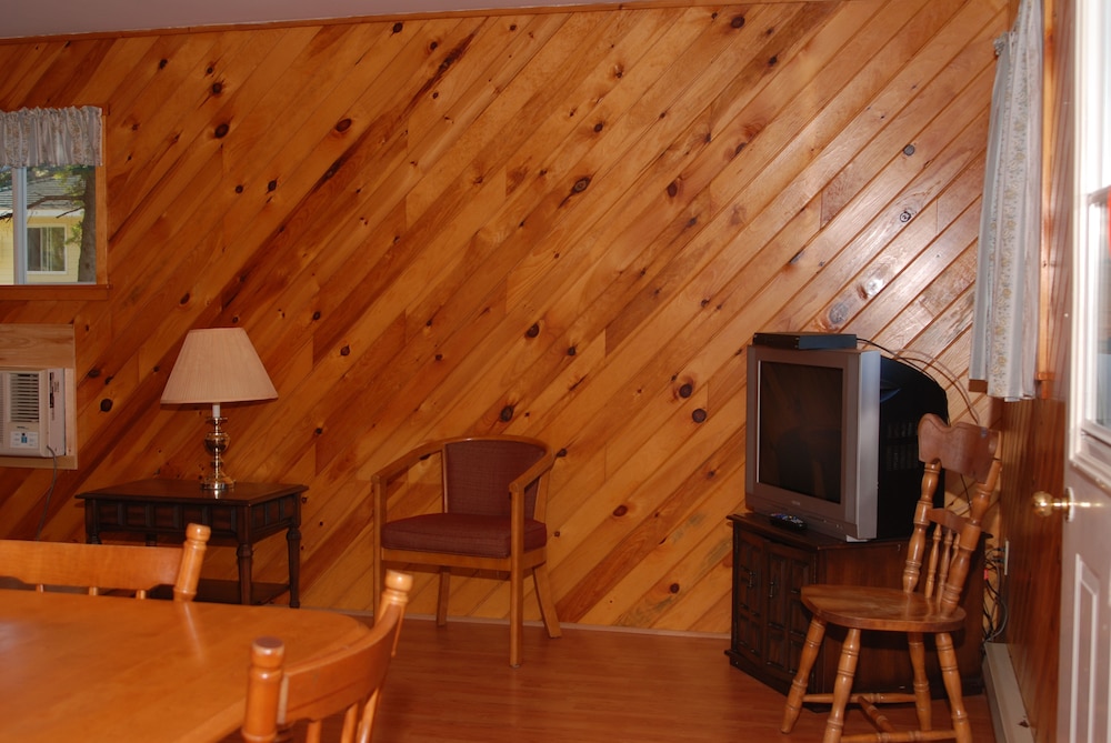 Shining Waters Cottages