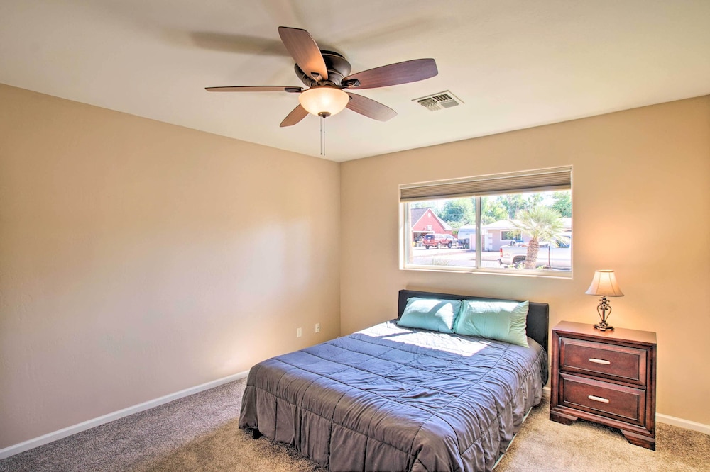 2 Mi to Dtwn: Mesa Home w/ Yard & Pool view 3