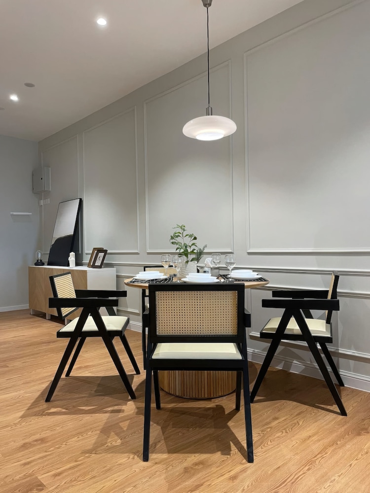 Platinum Quill Apartments Residences