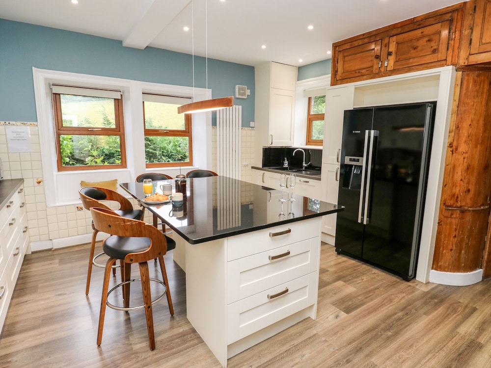 The Old Post Office - Pet Friendly Group Stays in Holmfirth