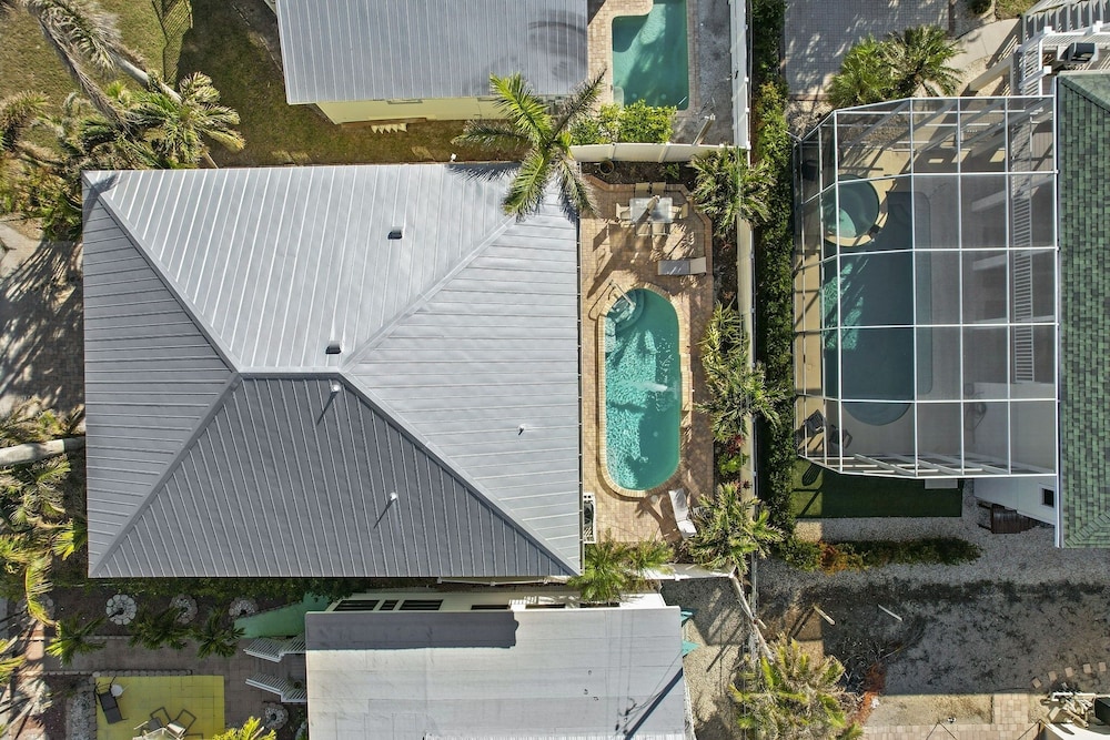 241 Oasis Pearl: 3br Pool Home! 3 Bedroom Home