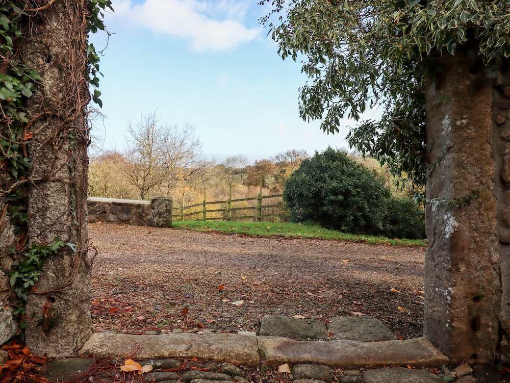 Dishcombe Cottage