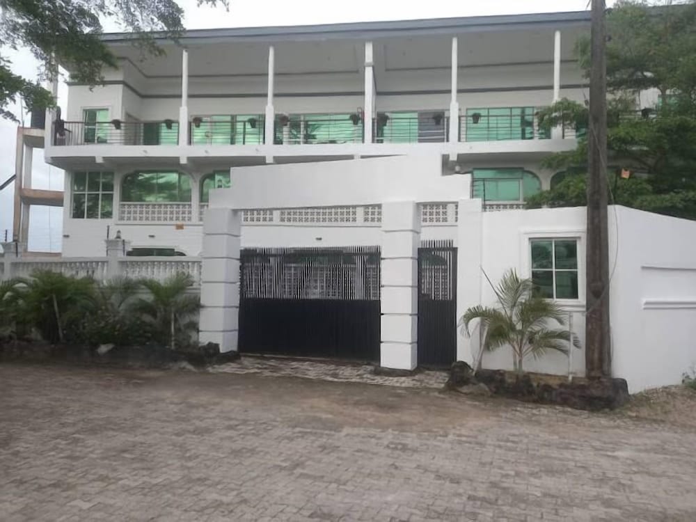 Chakaville Beach Resort