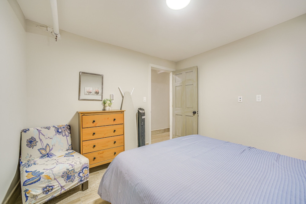 Downtown Albany Apartment: Walk to Capitol! view 3
