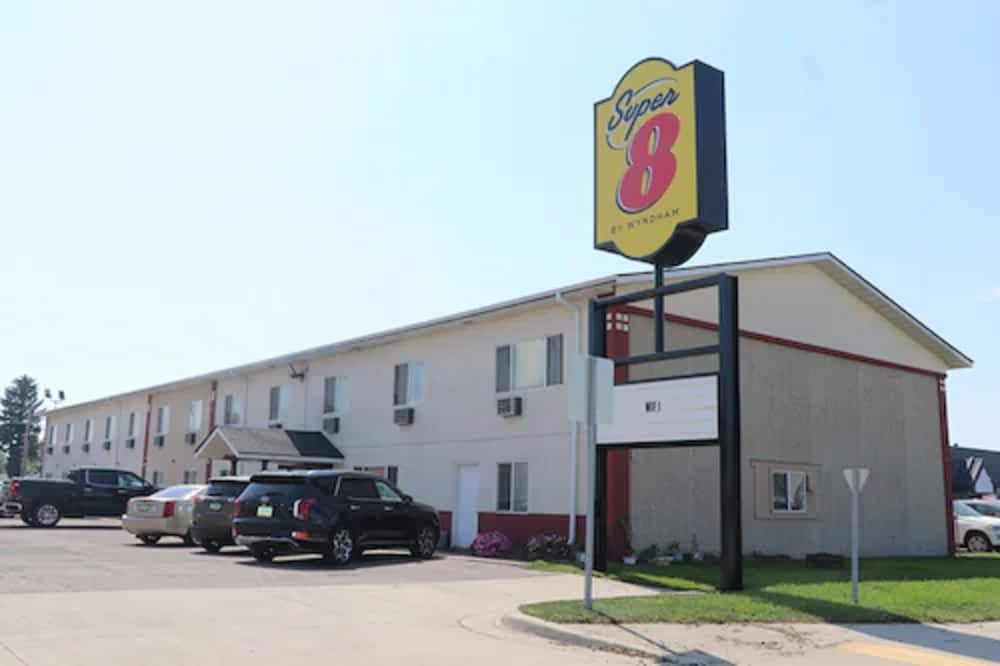Super 8 by Wyndham West Fargo Main Ave ND, photo 3