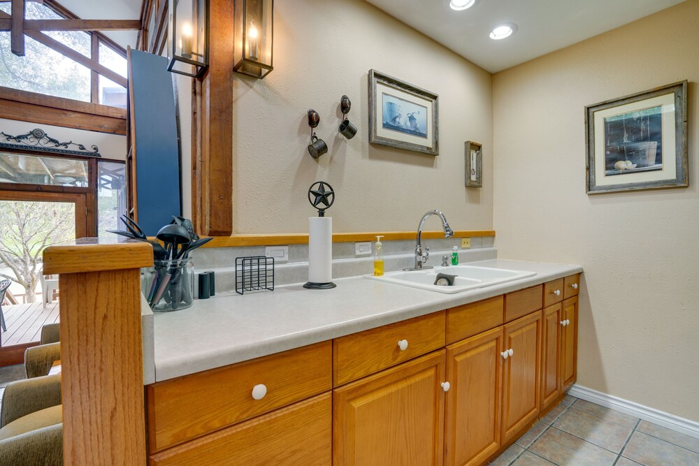 Deck & Gas Grill: Riverfront Mcqueeney Duplex view 4