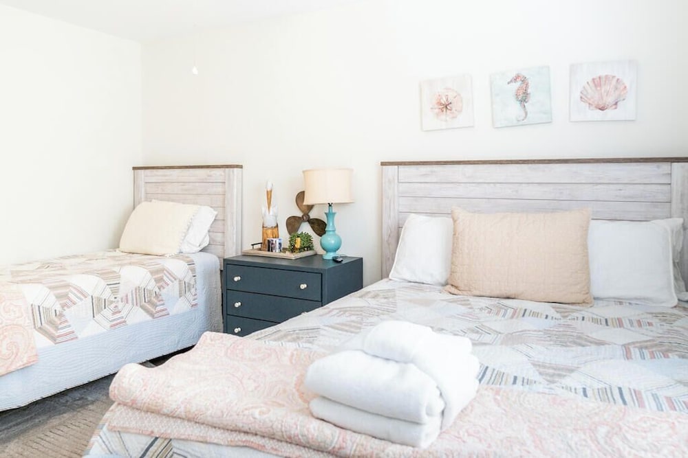 158 Beach Club Villa - Coastal Comfort With Stunning Marsh Views