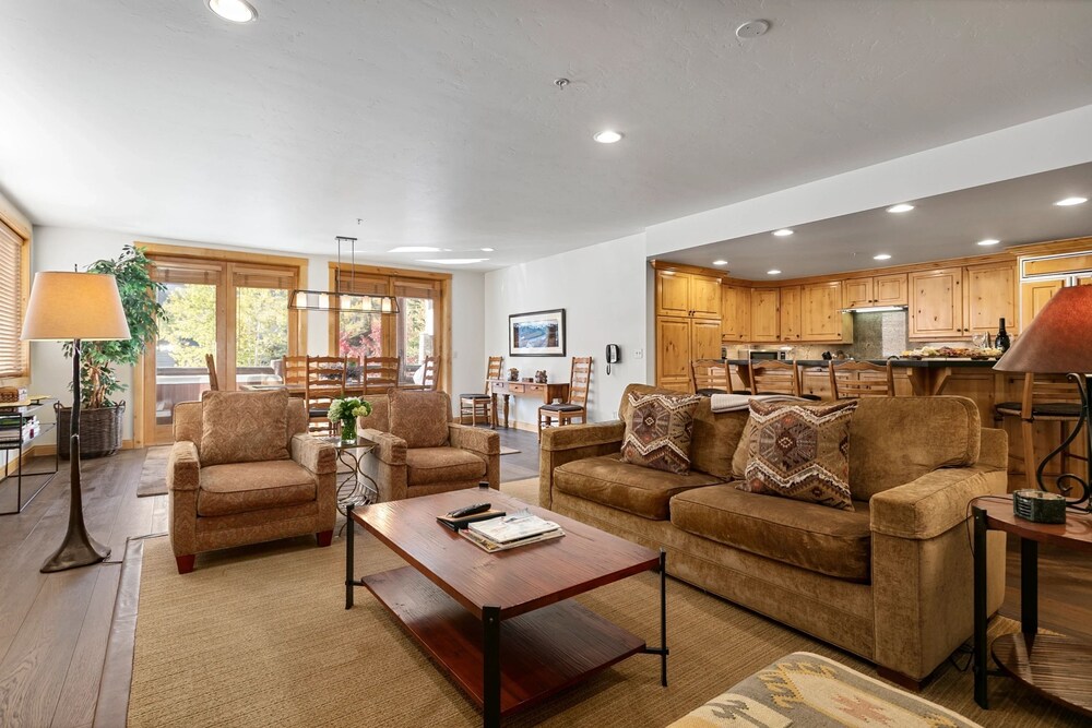 Trail's End Lodge at Deer Valley Resort - Two Bedroom Residence with Spa #201 2 Condo