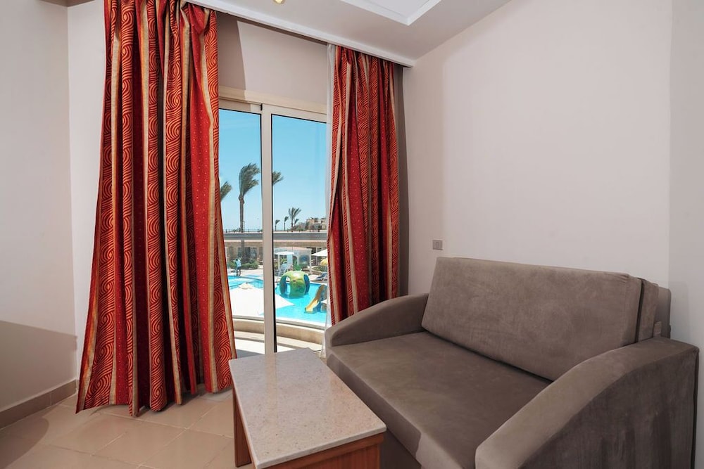 Riviera Aqua Park Resort