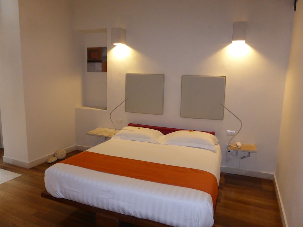 Micalò ArtRooms