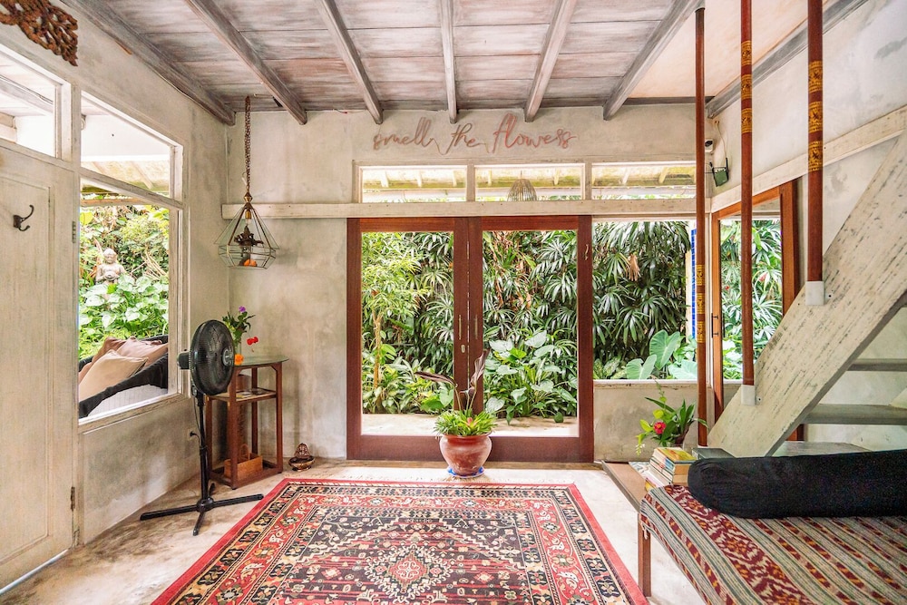 Barong Retreat Villa Ubud with Hammock Terrace, Garden & Koi Pond