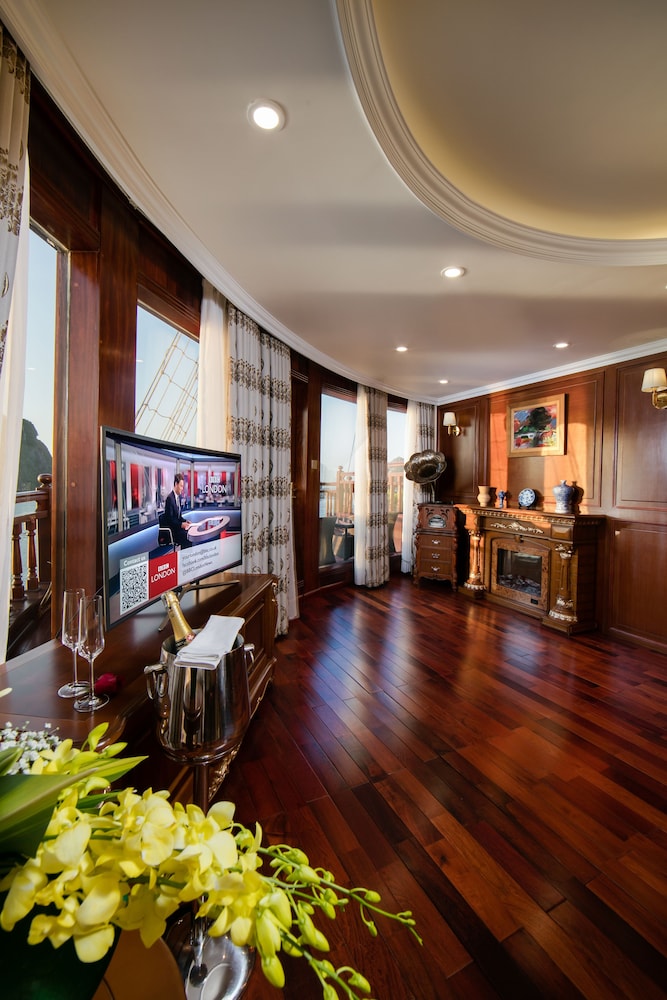 Emperor Cruises Legacy Halong - Image 2