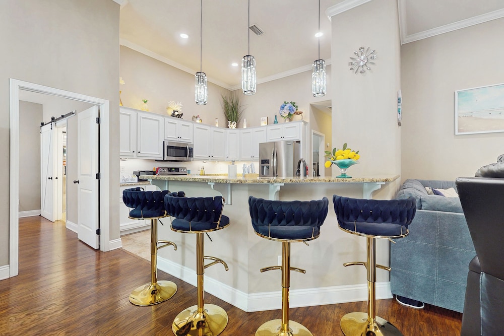 Spacious 5BR w/ Patio & W/D Near Beach