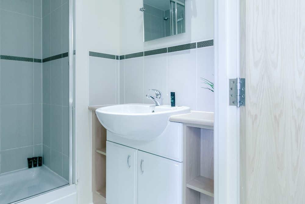 Guildford Vacations - Roomspace Apartments-Courtyard Guildford - Property Image 26