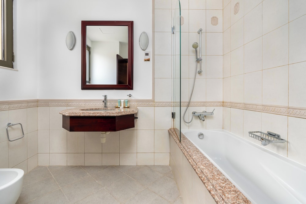 Private Palm Villa - Mint Stay
