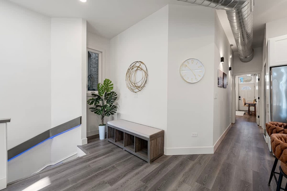 Luxury 2BR Condo in Wicker Park