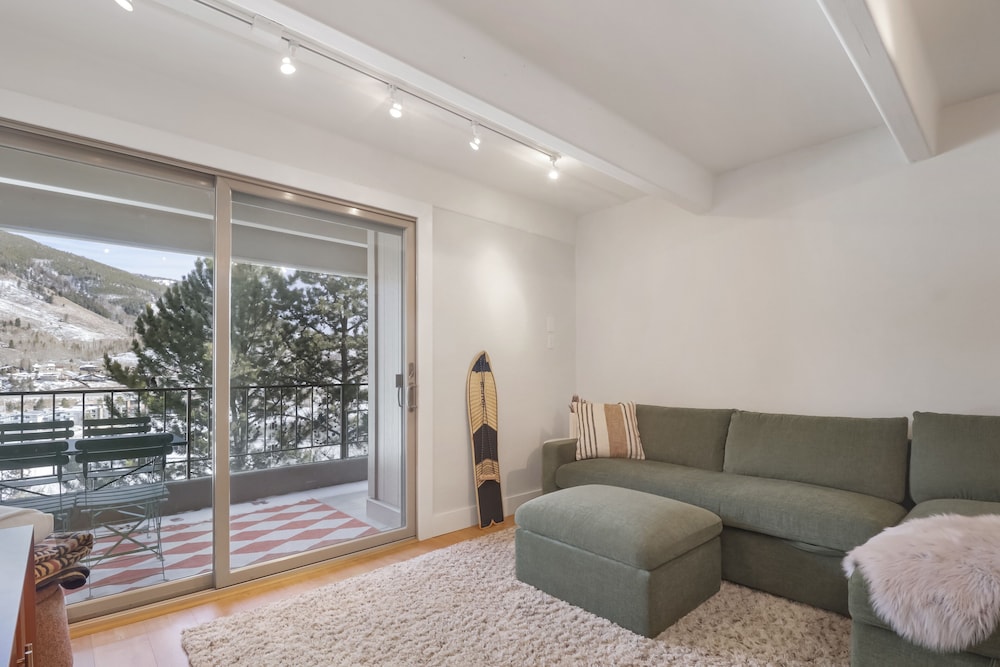 317 Lodge At Lake Dillon 1 Bedroom Condo