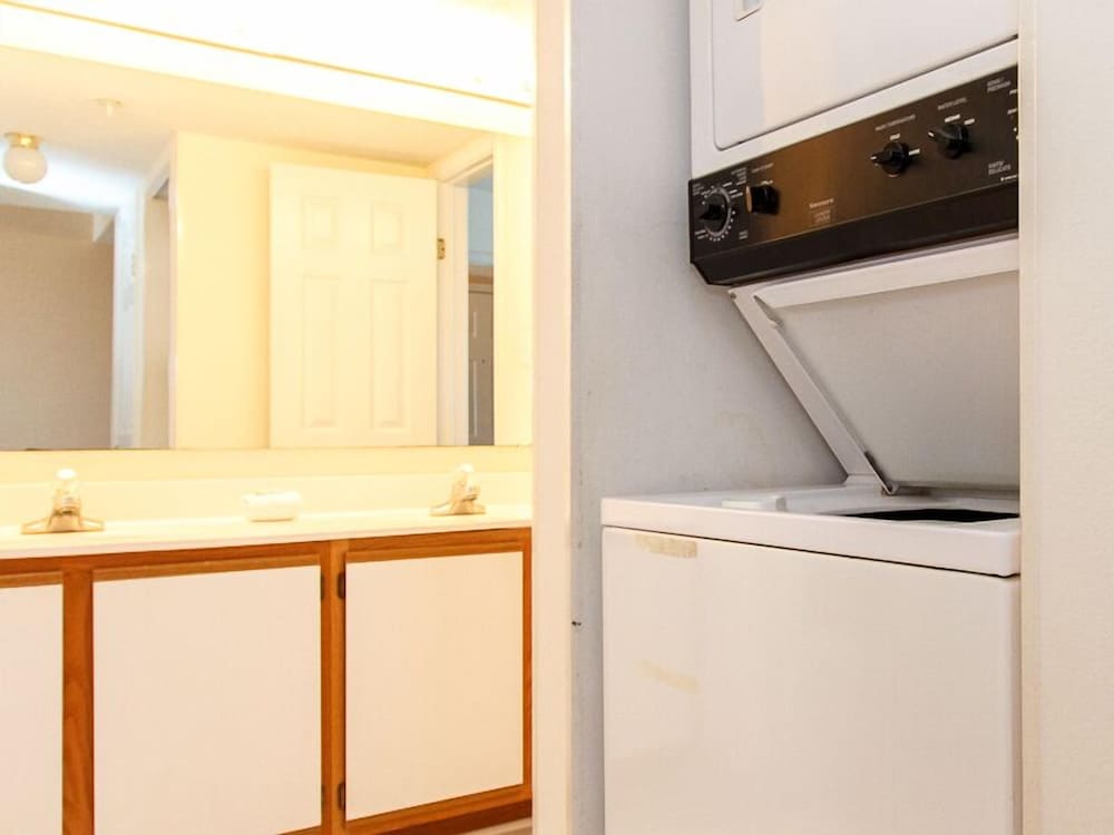 Emerald Twrs West 3003 by Brooks and Shorey Resorts