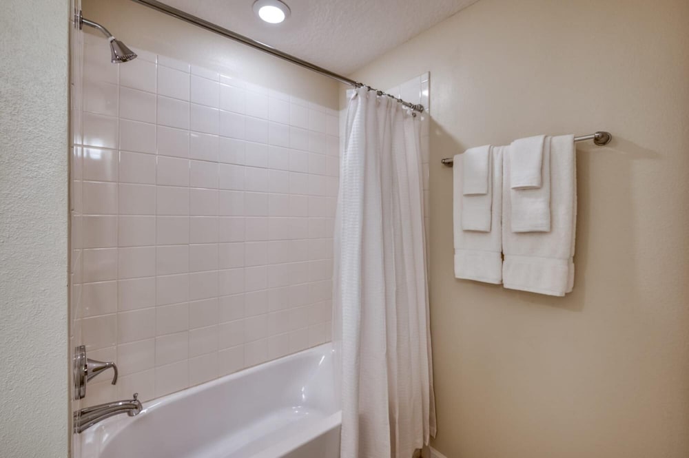 Spacious and Pleasant Home Near Disney view 5