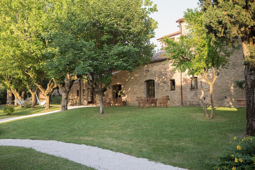 Borgo Sorbatti Country House
