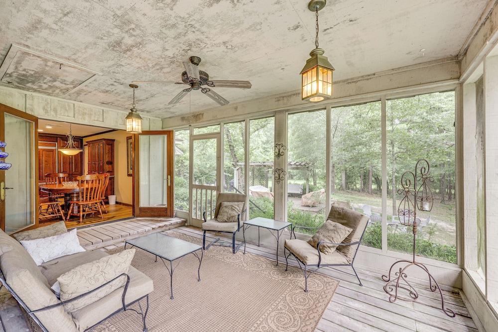 Waterfront Home w/ Playground Near Degray & Caddo!