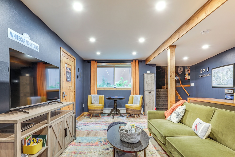 Ski-in/ski-out Condo in Upson - Walk to Lake