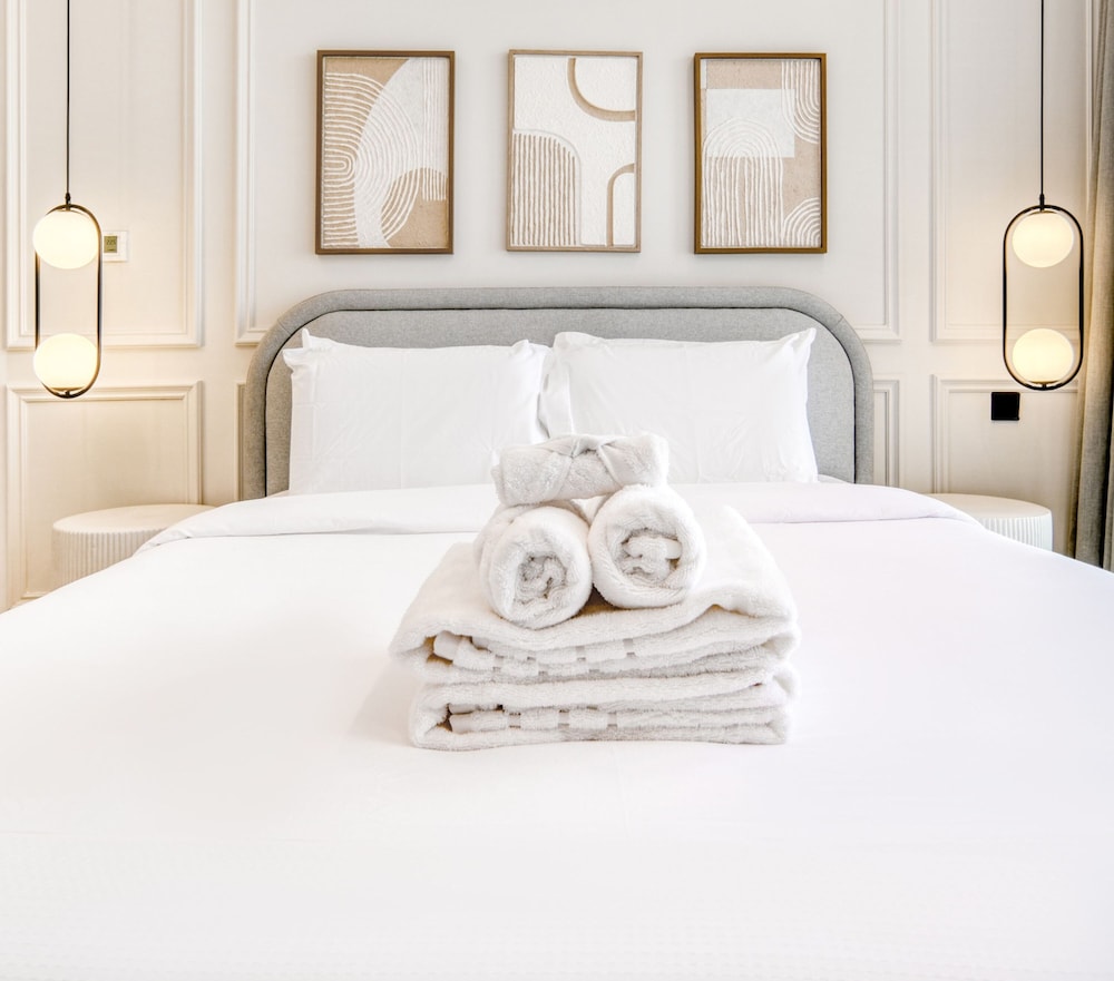 Luxe and Modern Duplex in Difc