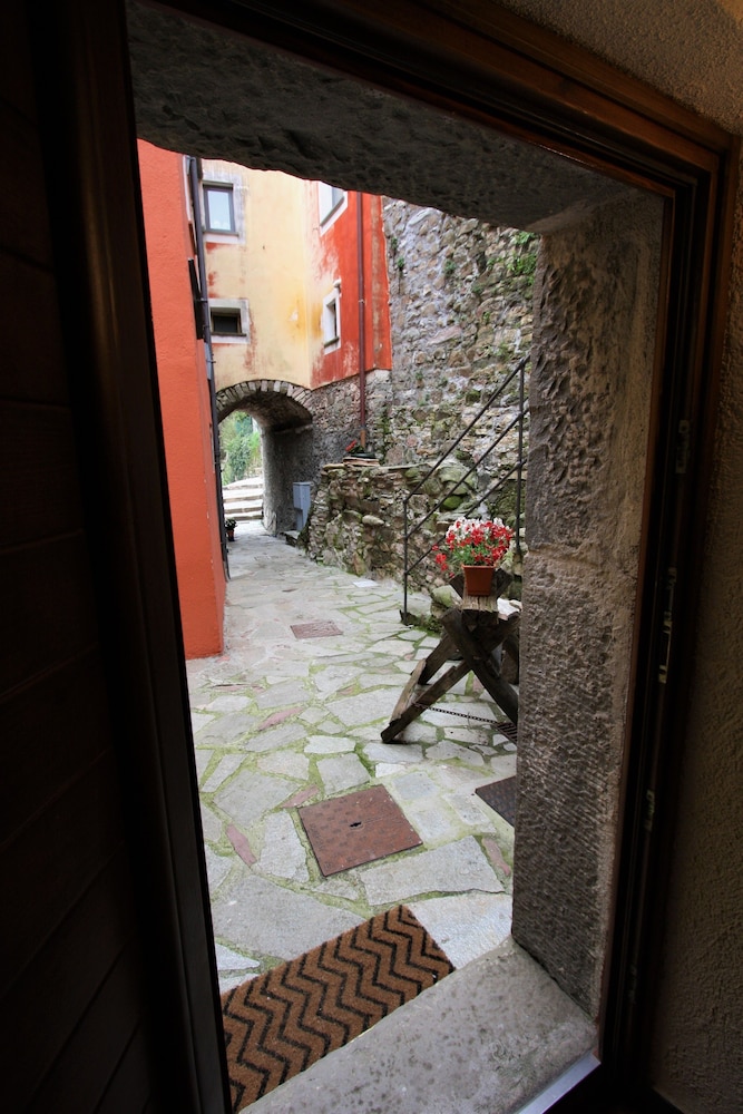 Borgo di Codeglia