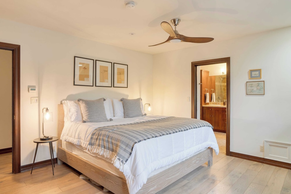 Cozy Edwards Retreat w/ Fireplace, Near Ski Resort Osprey Nest by Avantstay