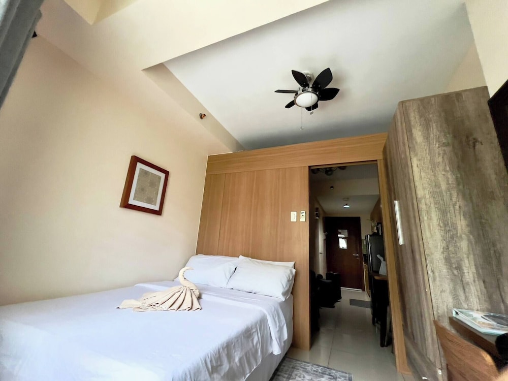 Urban Retreat at Shell Residences With Netflix 300mbps Wifi