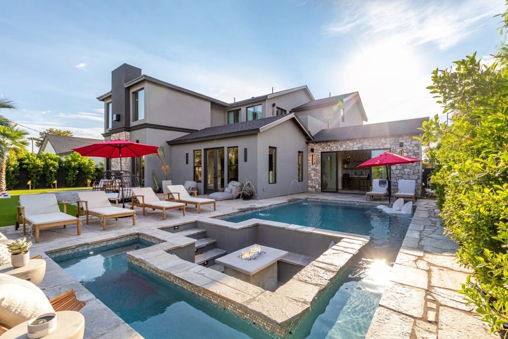 Stonewood Luxe Estate 5 Showers Heated Pool GYM