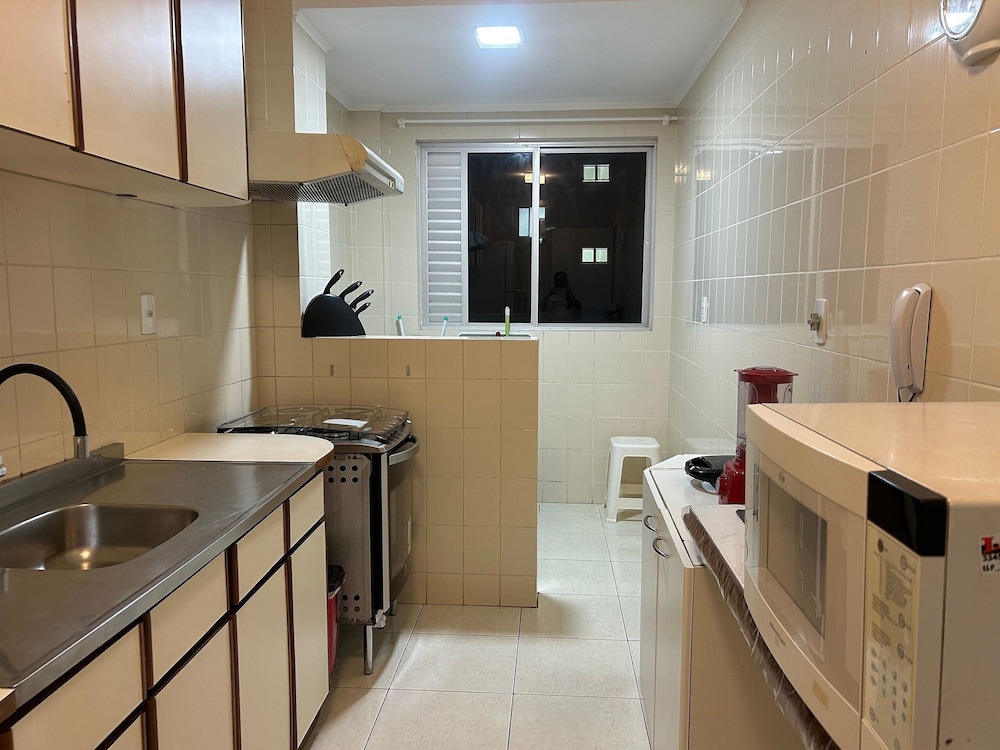 2 Bdrm apt 250m From the Beach in Center Sdc0601