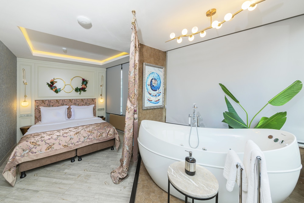 Ayramin Deluxe Hotel - Image 87