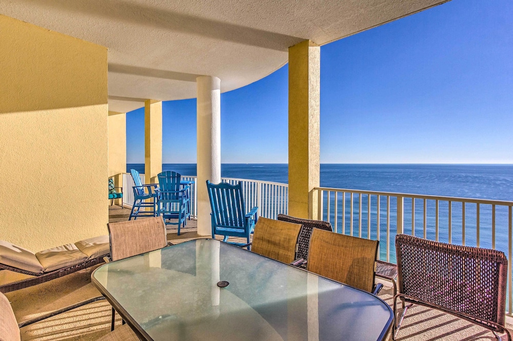 Beachfront Condo w/ Resort Amenities & Ocean Views