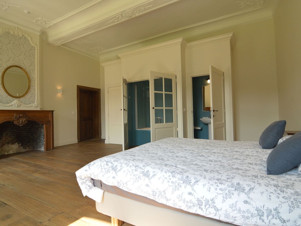 Luxurious Castle in Marchin With Infrared Sauna