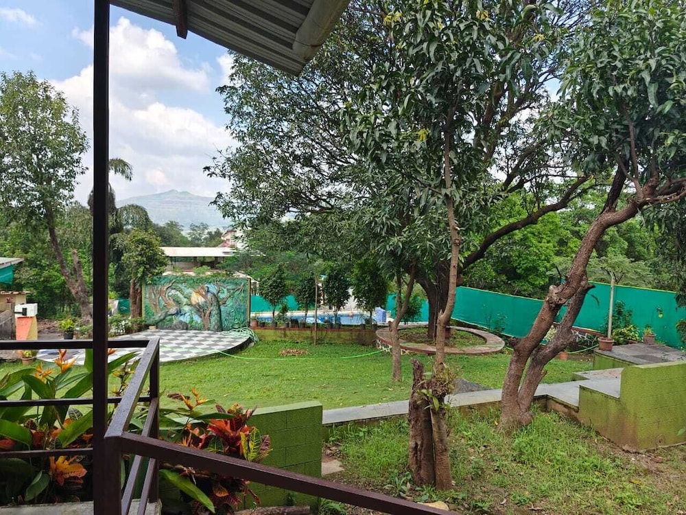 Rutuvan Resort Girivan