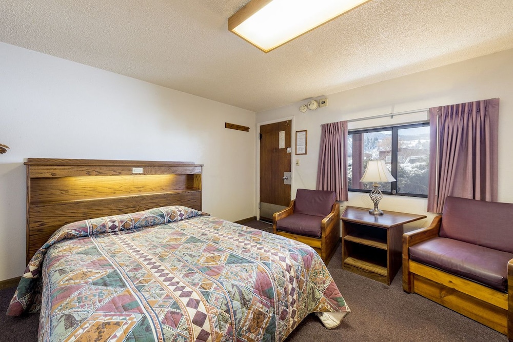 Western Lodge - In Steamboat Springs (Downtown Steamboat Springs)
