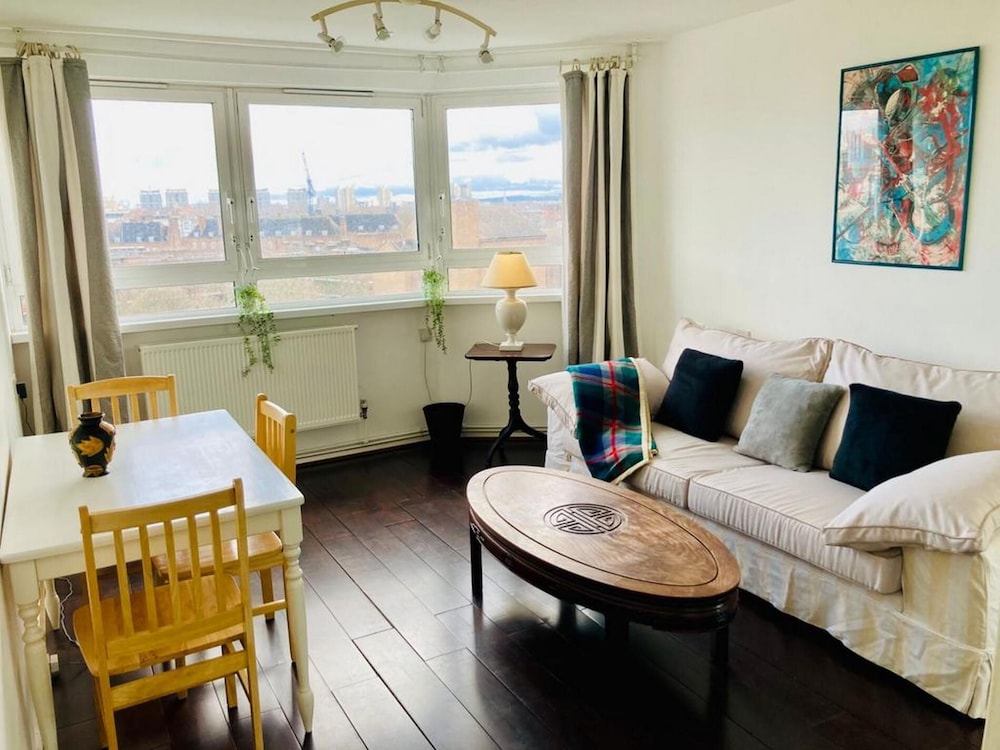 A Skyhigh Stay for 2 in Vauxhall London
