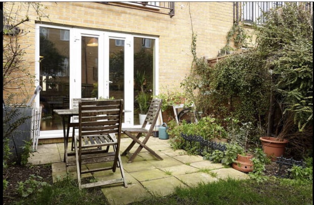 outdoor bbq area
