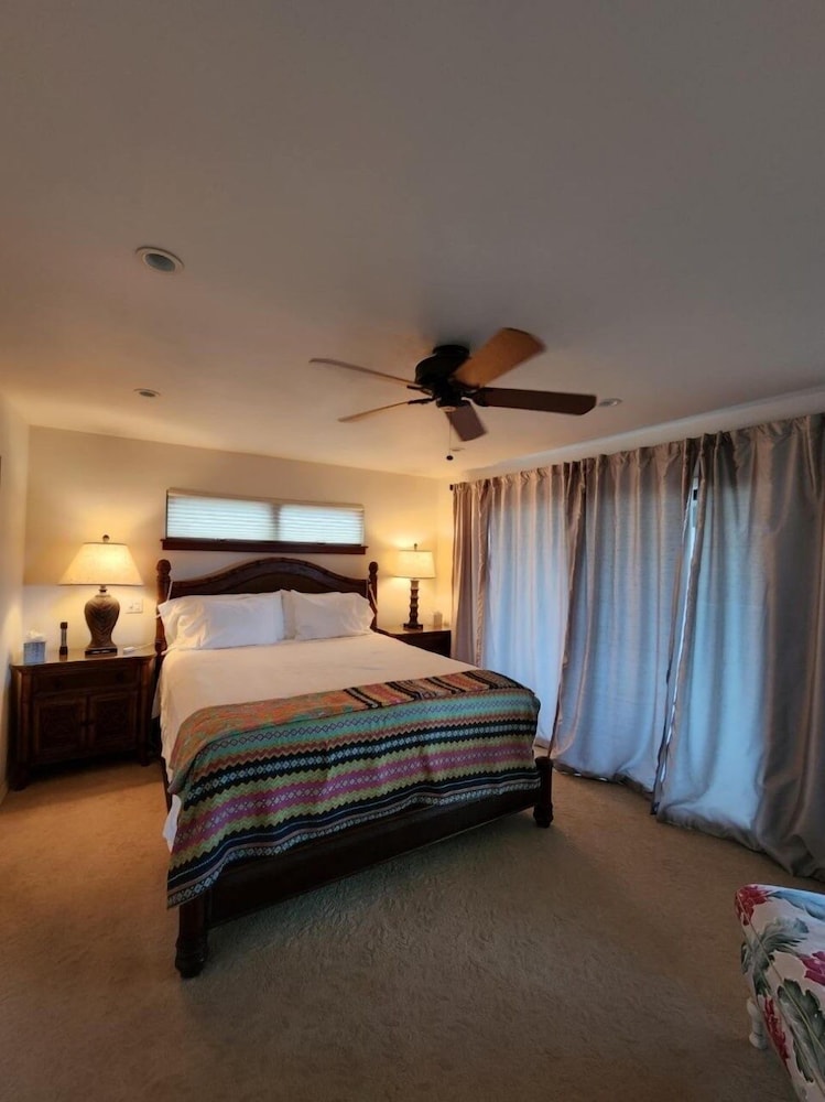 Kohala Estate Home 3 Bedroom Estate by RedAwning