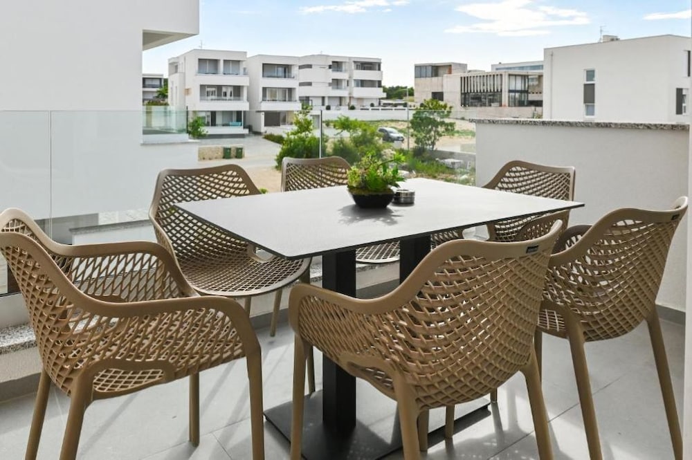 Smash 2 - Two-bedroom Apartments